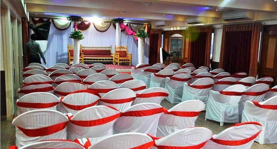 Kapadia Health Club & Hotel, Surat 3